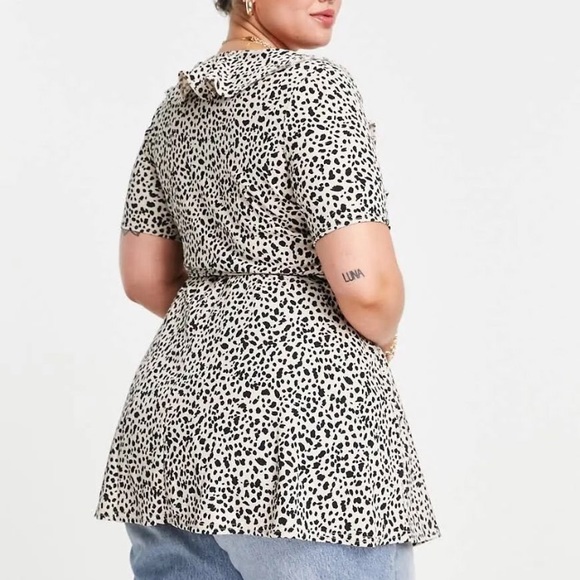 New ASOS your ruffle animal print top. Plus size top by yours. V neck top - Picture 2 of 8
